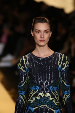 Herve Leger Max Azria defile tarafından