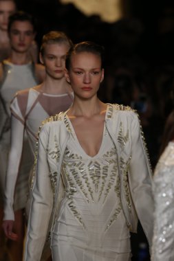 Herve Leger Max Azria defile tarafından