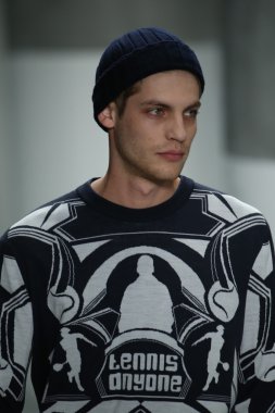 Lacoste defile