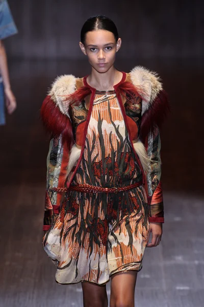 Gucci gösterisi olarak Milano Moda Haftası — Stok fotoğraf