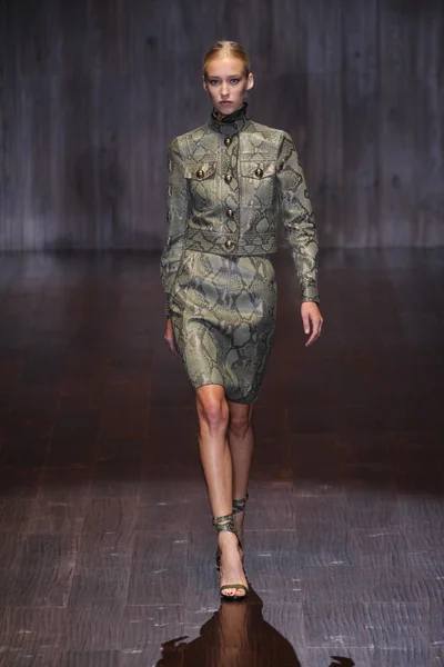 Gucci als een deel van Milaan Fashion Week weergeven — Stockfoto