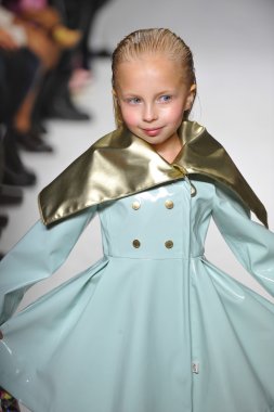 Petiteparade çocuklar moda haftası, yağ ve su önizleme