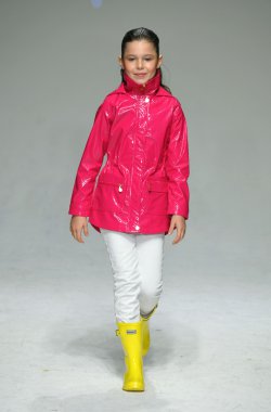 Petiteparade çocuklar moda haftası, yağ ve su önizleme