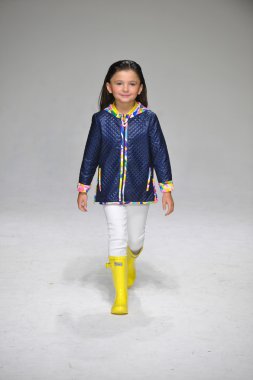 Petiteparade çocuklar moda haftası, yağ ve su önizleme