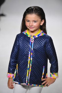 Petiteparade çocuklar moda haftası, yağ ve su önizleme