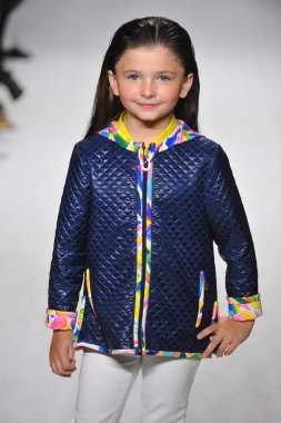 Petiteparade çocuklar moda haftası, yağ ve su önizleme