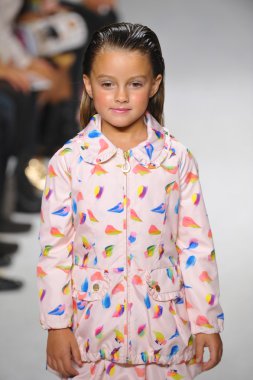 Petiteparade çocuklar moda haftası, yağ ve su önizleme