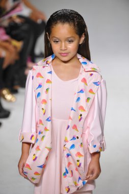 Petiteparade çocuklar moda haftası, yağ ve su önizleme