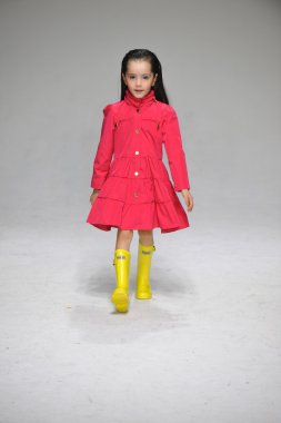 Petiteparade çocuklar moda haftası, yağ ve su önizleme