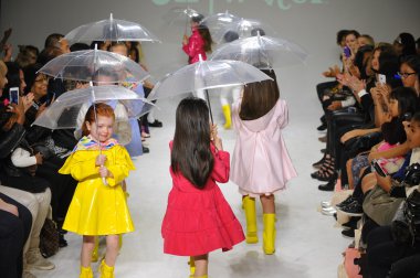 Petiteparade çocuklar moda haftası, yağ ve su önizleme