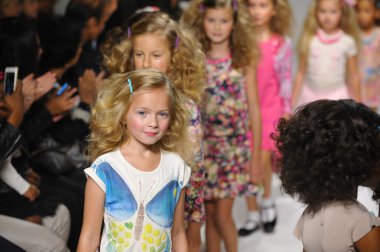 IMOGA önizleme petiteparade çocuklar moda haftası
