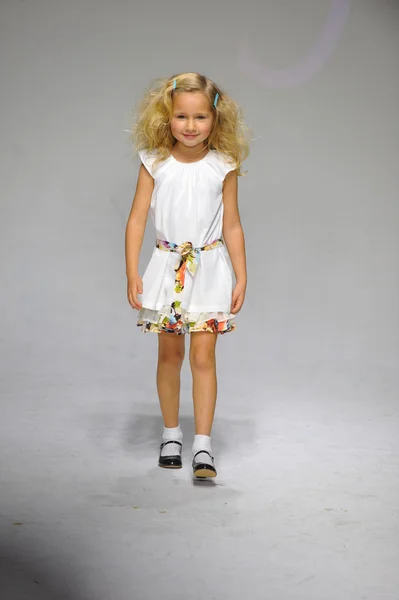 Vorschau auf petiteparade kids fashion week — Stockfoto