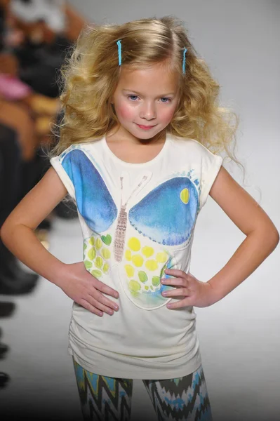 Vista previa en petitePARADE Kids Fashion Week —  Fotos de Stock