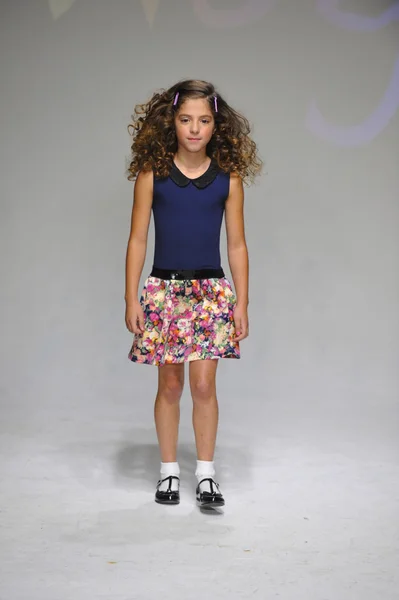 Preview at petitePARADE Kids Fashion Week — Stock Photo, Image