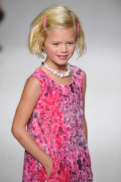 Podgląd na petiteparade Kids Fashion Week — Zdjęcie stockowe