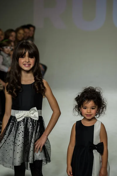 Petiteparade Kids Fashion Week Ruum előnézet — Stock Fotó