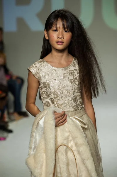 Anteprima Ruum alla petitePARADE Kids Fashion Week — Foto Stock