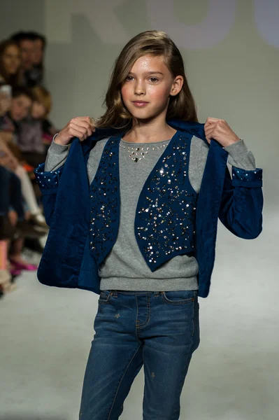 Ruum preview bij petiteparade Kids Fashion Week — Stockfoto