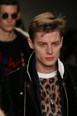 Kavram Kore gösteri