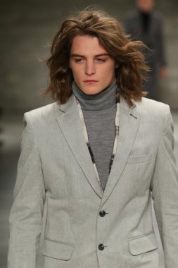 Sergio Davila defile