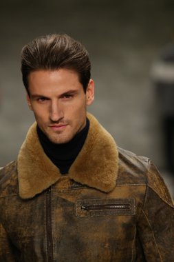 Sergio Davila defile