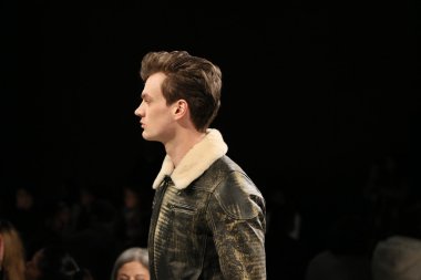 Sergio Davila defile