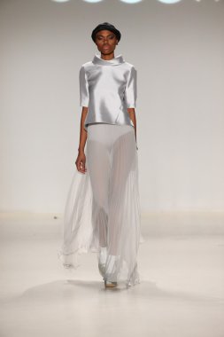 Esosa New York Life moda gösterisi