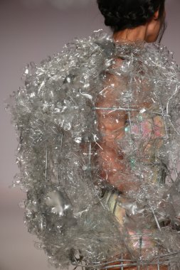 Ly Qui Khanh New York Life moda gösterisi