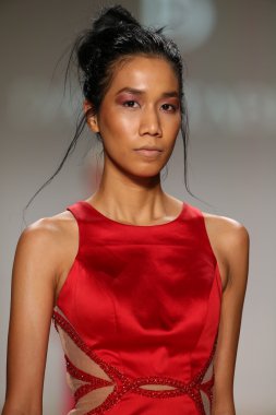 Dany Tabet, New York Life moda göstermek