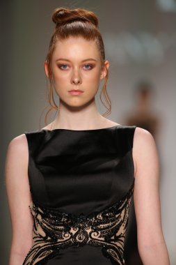 Dany Tabet, New York Life moda göstermek