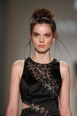 Dany Tabet, New York Life moda göstermek