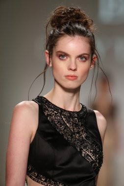 Dany Tabet, New York Life moda göstermek