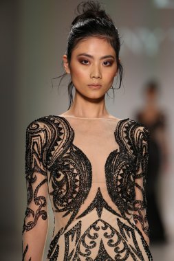 Dany Tabet, New York Life moda göstermek