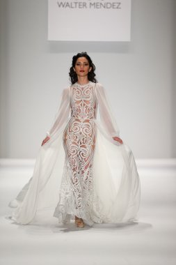 Walter Mendez tasarımı sanat kalpler moda göstermek