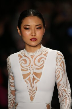 Walter Mendez tasarımı sanat kalpler moda göstermek