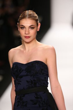 Walter Mendez tasarımı sanat kalpler moda göstermek
