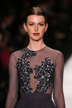 Walter Mendez tasarımı sanat kalpler moda göstermek