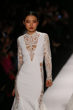 Walter Mendez tasarımı sanat kalpler moda göstermek