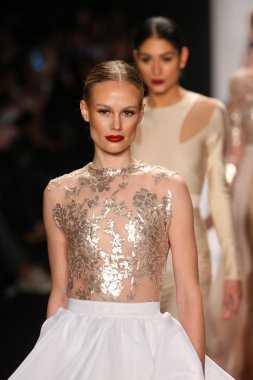 Walter Mendez tasarımı sanat kalpler moda göstermek