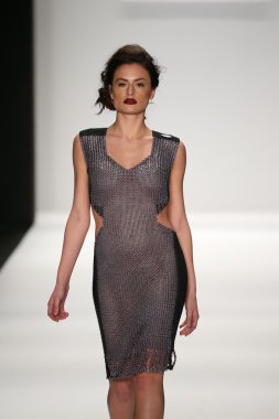 Li Jon heykel Couture Tasarım sanat kalpler moda göstermek