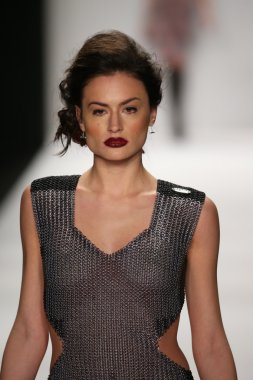 Li Jon heykel Couture Tasarım sanat kalpler moda göstermek