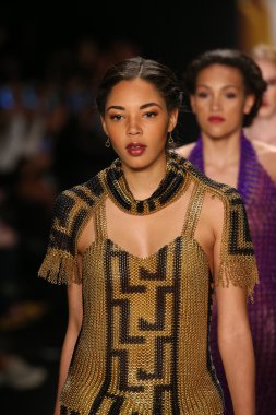 Li Jon heykel Couture Tasarım sanat kalpler moda göstermek