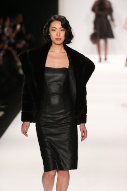 Hallie Sara tasarımı sanat Hearts moda göstermek