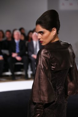 B Michael Amerika defile