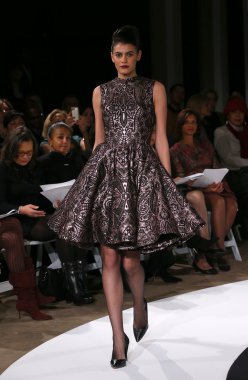 B Michael Amerika defile