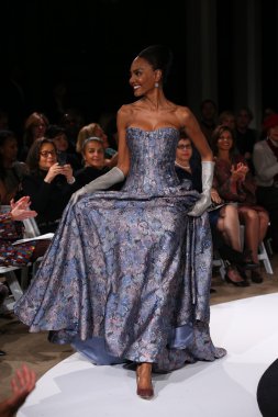 B Michael Amerika defile