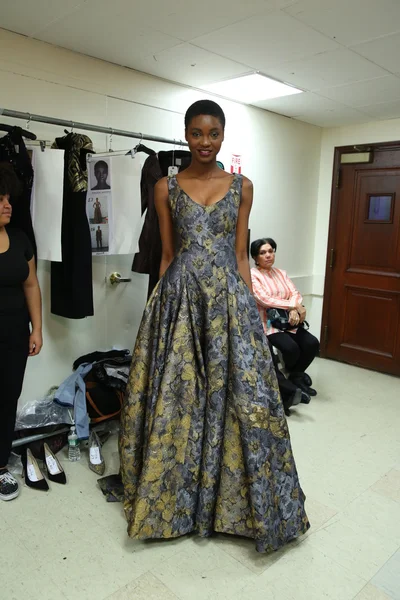 Entre bastidores en el desfile de moda B Michael America — Foto de Stock