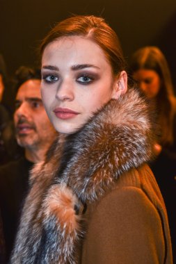 Sahne arkasında Nicole Miller defilede