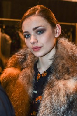 Sahne arkasında Nicole Miller defilede