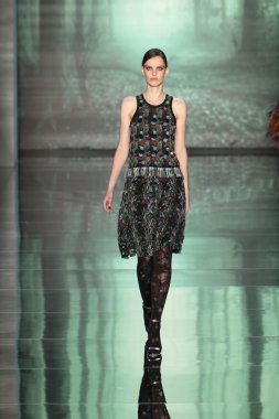 nicole miller defile